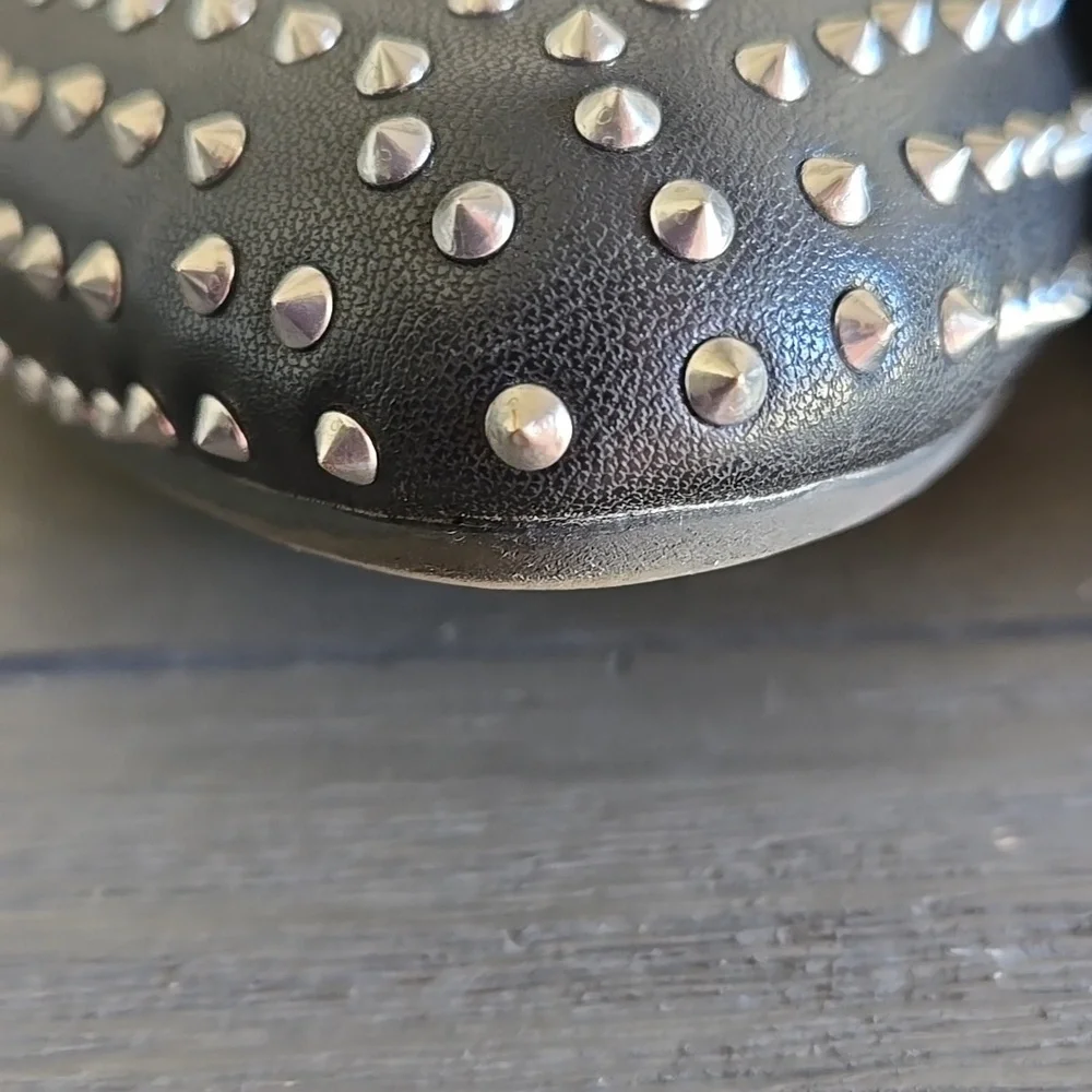 Torrid Slip On Studded Flats Sz 8.5ww